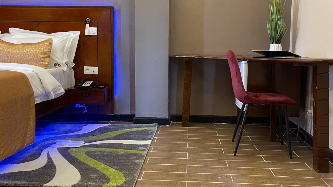 Sky Kenako Hotel クリビ エクステリア 写真