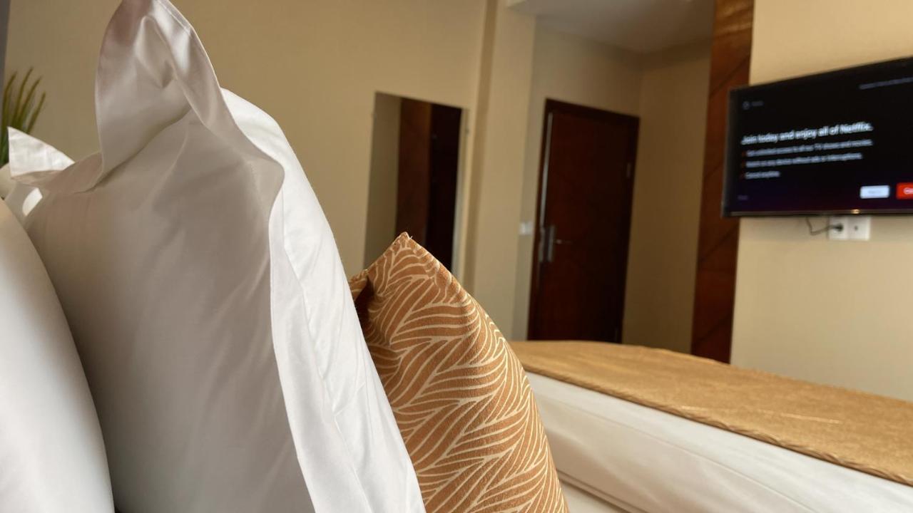 Sky Kenako Hotel クリビ エクステリア 写真