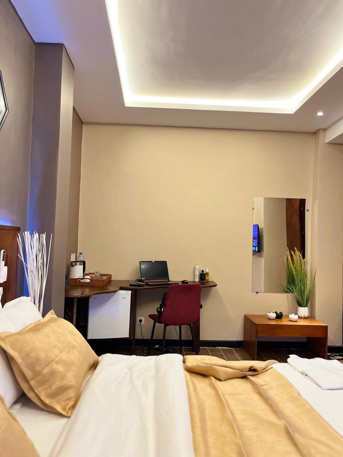 Sky Kenako Hotel クリビ エクステリア 写真
